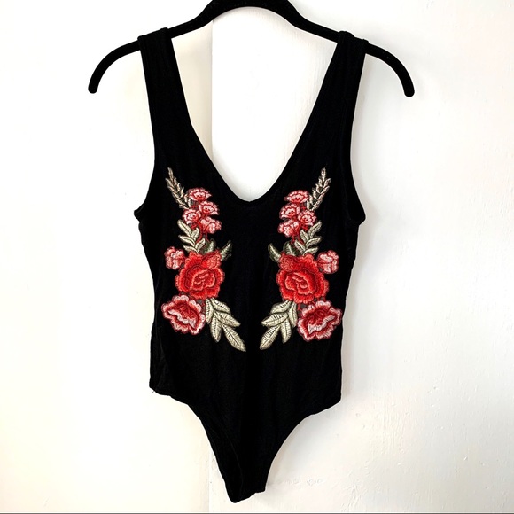 Promesa Tops - Promesa Embroidered Floral Bodysuit Sz S